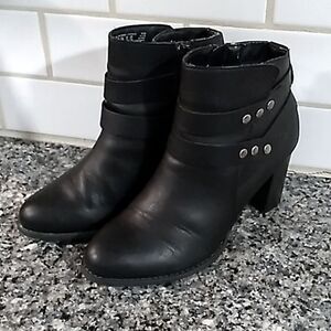 Jaclyn Smith Black Vegan Studded Block Heel Booties. Sz. 7